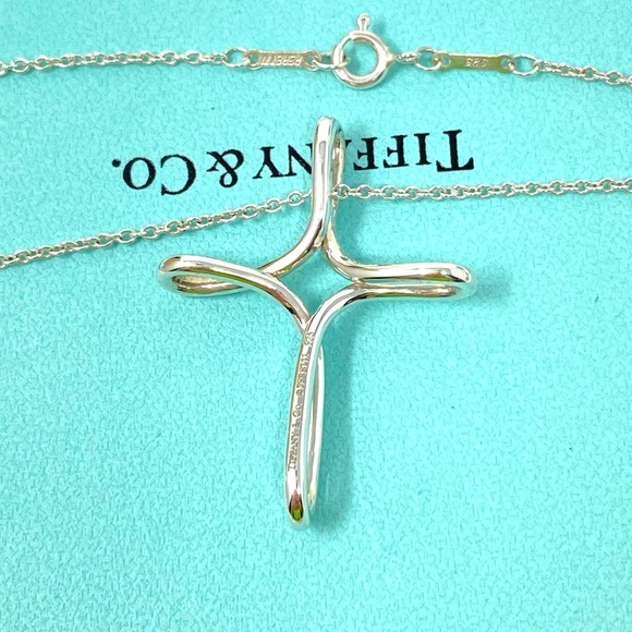- Tiffany & CO. Elsa Peretti Infinity Sterling Silver 925 Necklace. - Picture 4 of 7